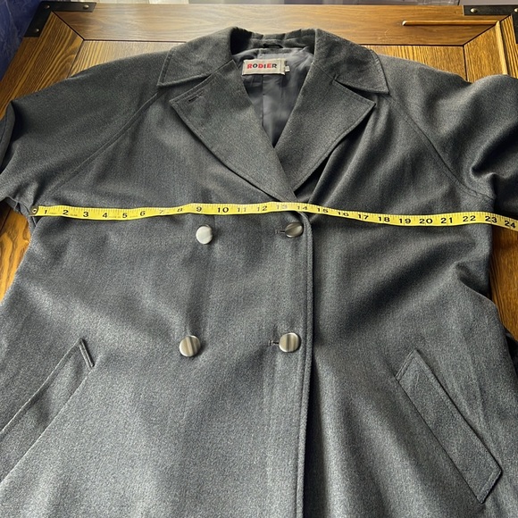 Vintage Rodier Grey wool coat, below-the-knee, trenchcoat style - Picture 6 of 11